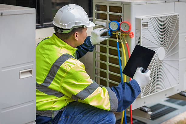 Professional Hvac technician working in Fairfax, VA